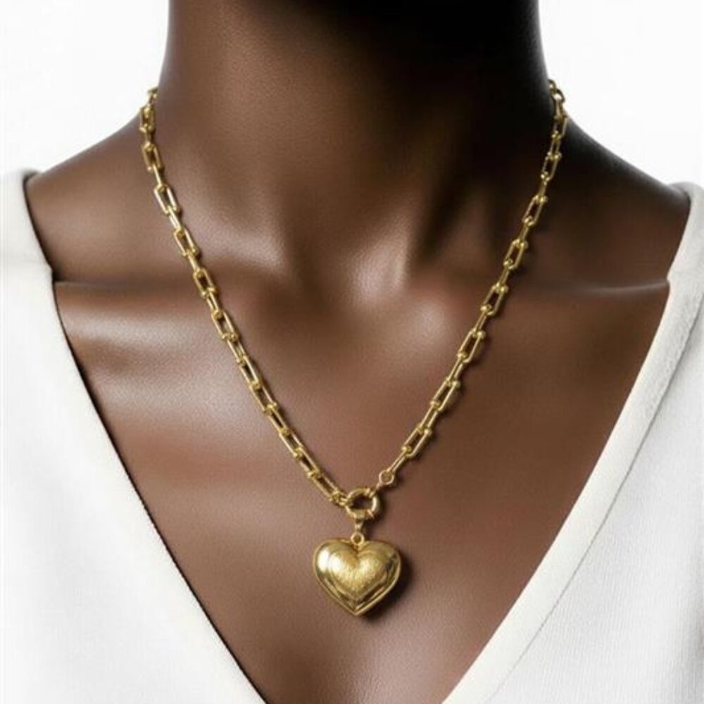 18k Gold Plated Heart Pendant Horse Shoe Necklace - Picture 1 of 10